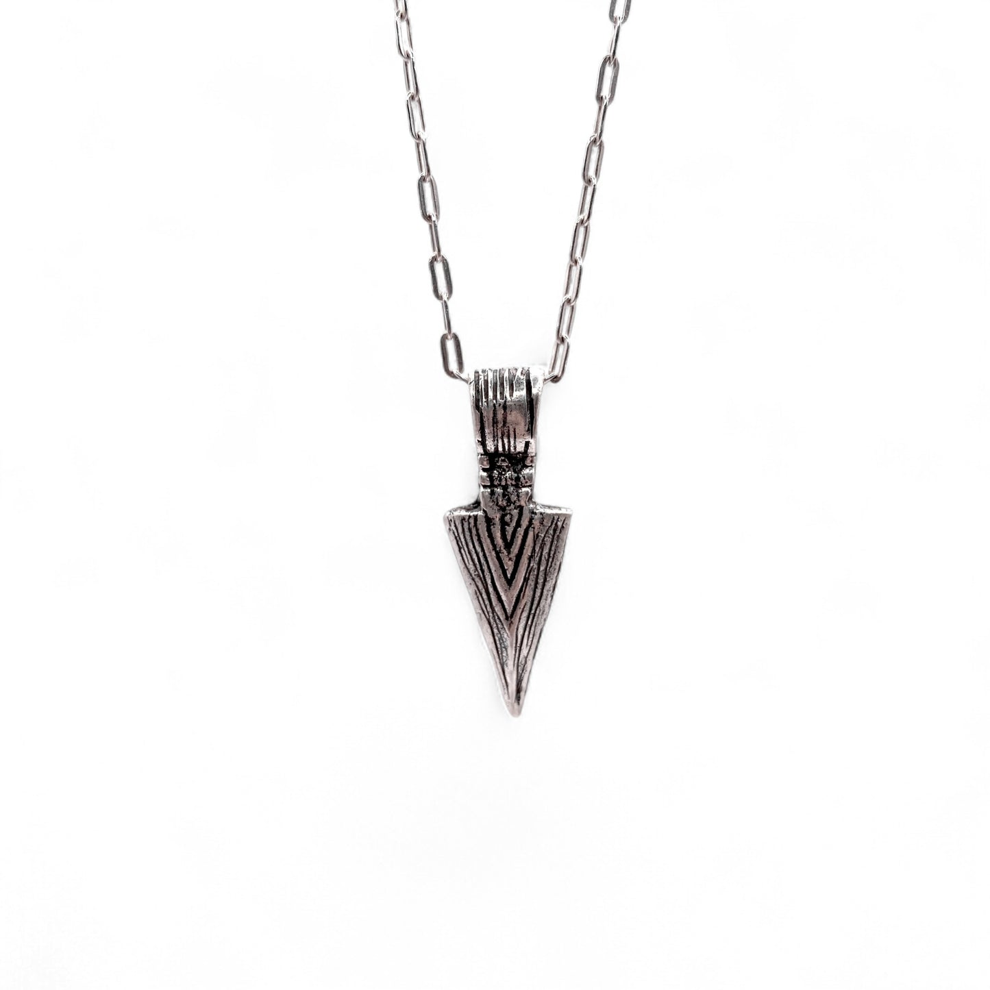 pendentif en argent en forme de flèche inca maya avec chaine en argent