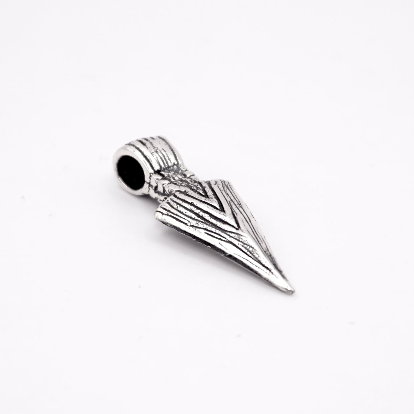 pendentif en argent en forme de flèche inca maya