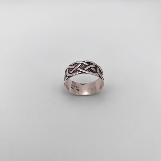 Bague en argent NOCHIPA avec motif tressé, artisanat latino-américain de la boutique Altiplano.