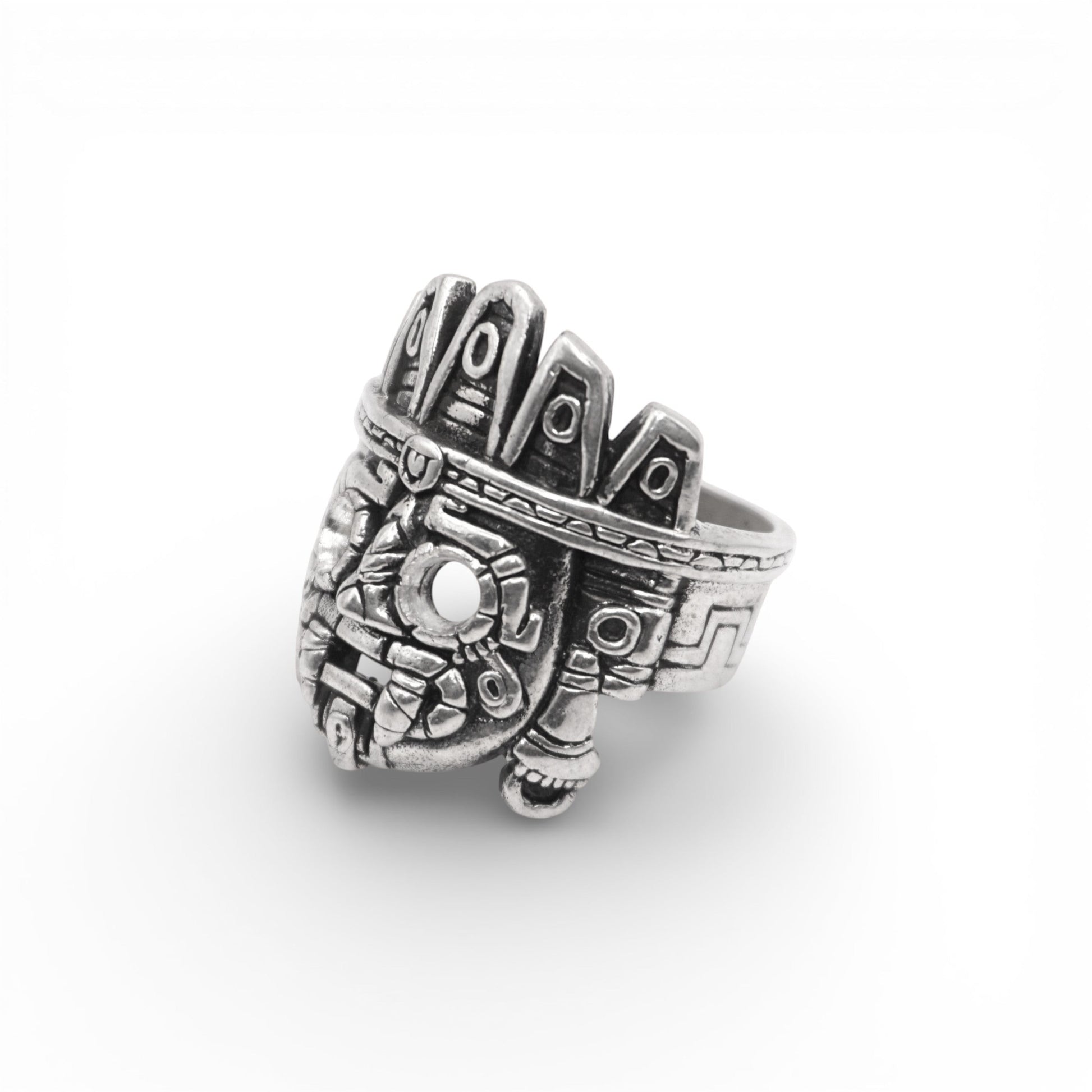 Voici une courte description alternative pour l'image du produit:

"Bague en argent TLALOC par Altiplano, représentant une sculpture détaillée de style précolombien d'inspiration latino-américaine. Un bijou unique qui célèbre l'art et la culture des anciennes civilisations."