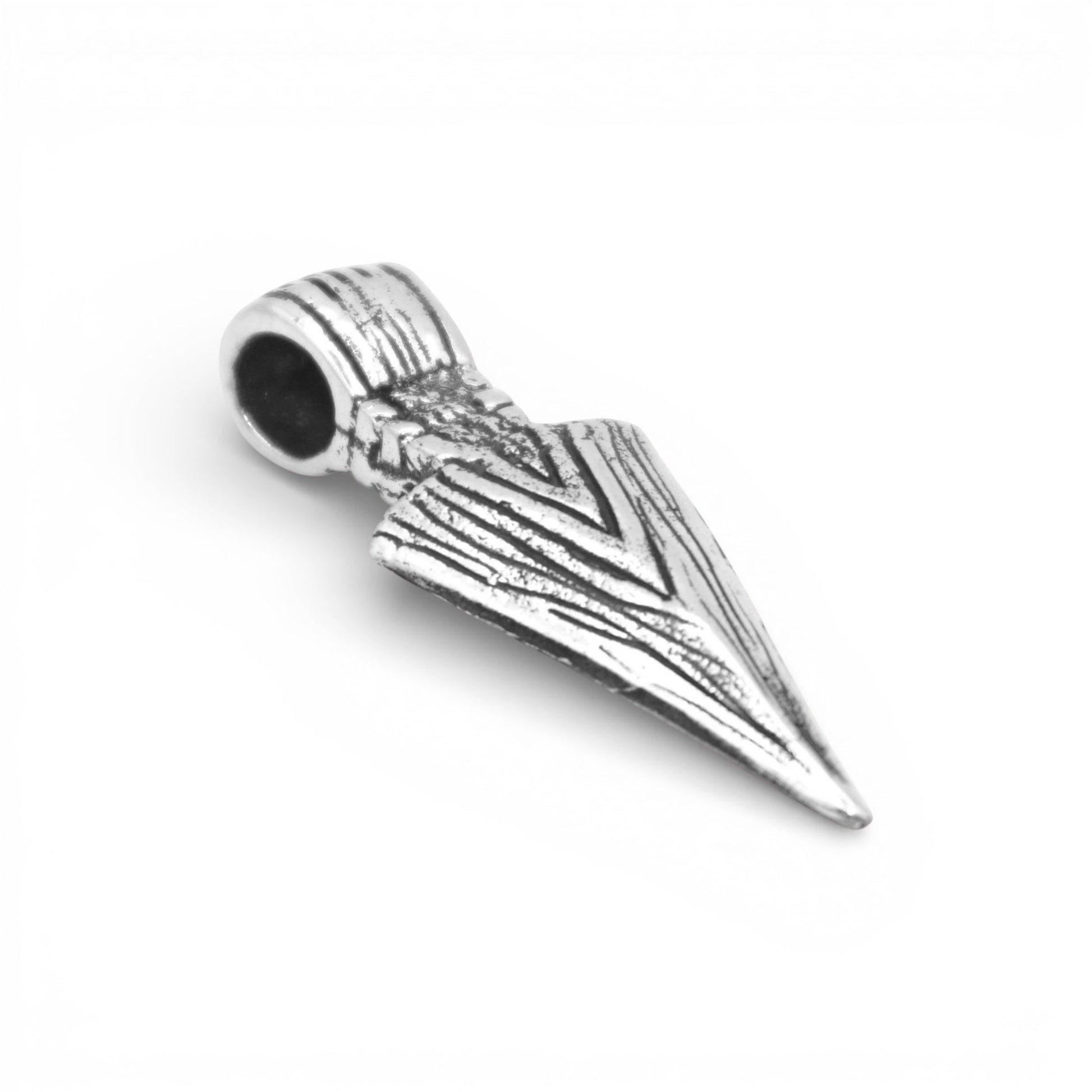 Pendentif "MICHI" en argent, présentant un design inspiré des motifs traditionnels latino-américains, disponible dans la boutique Altiplano.