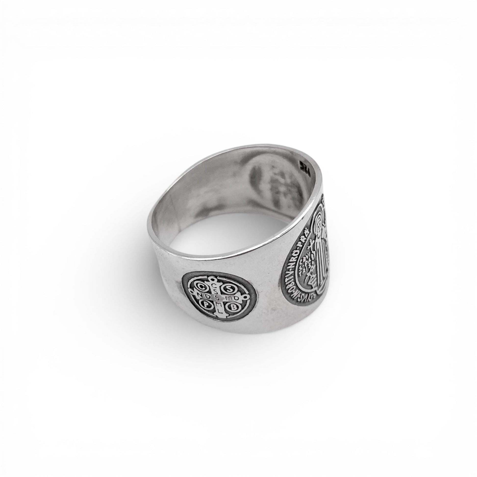 Bague en argent "SAN BENITO" de la boutique Altiplano. Bijou latino-américain orné de motifs traditionnels.