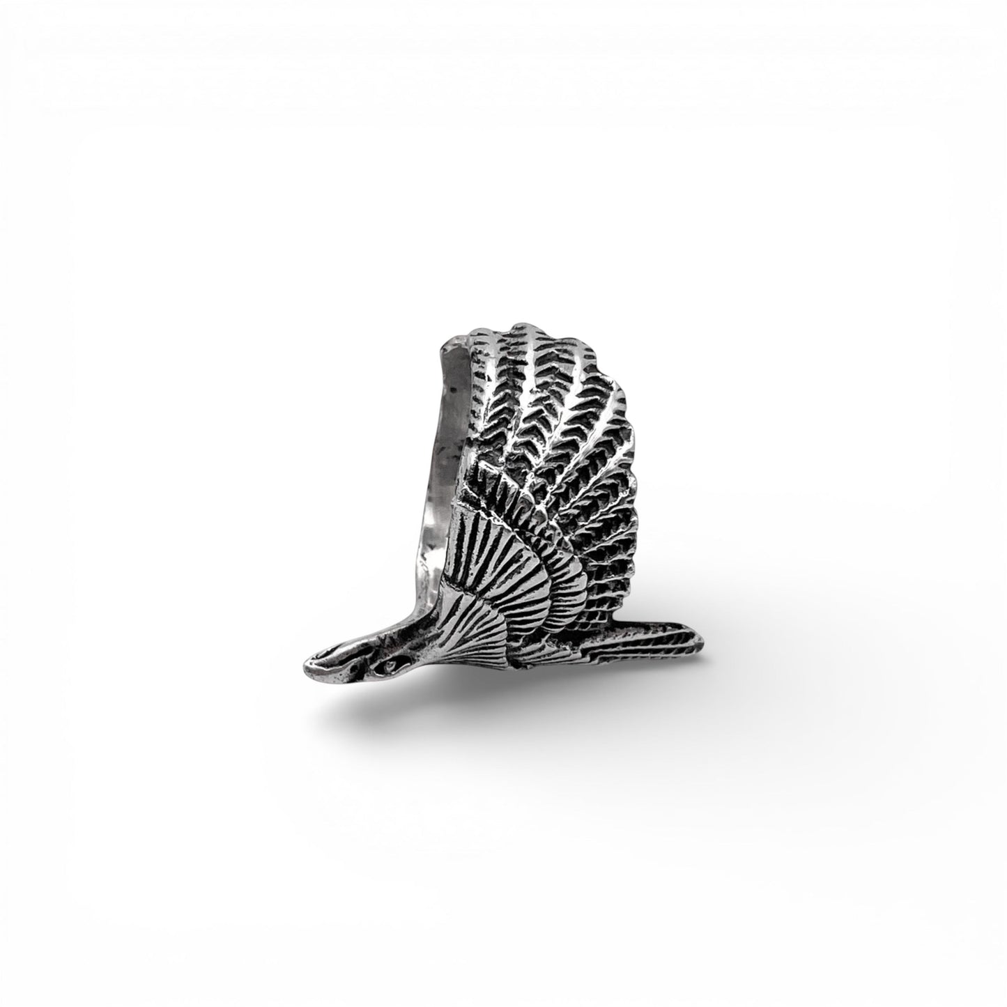 bague en argent ajustable représentant un aigle