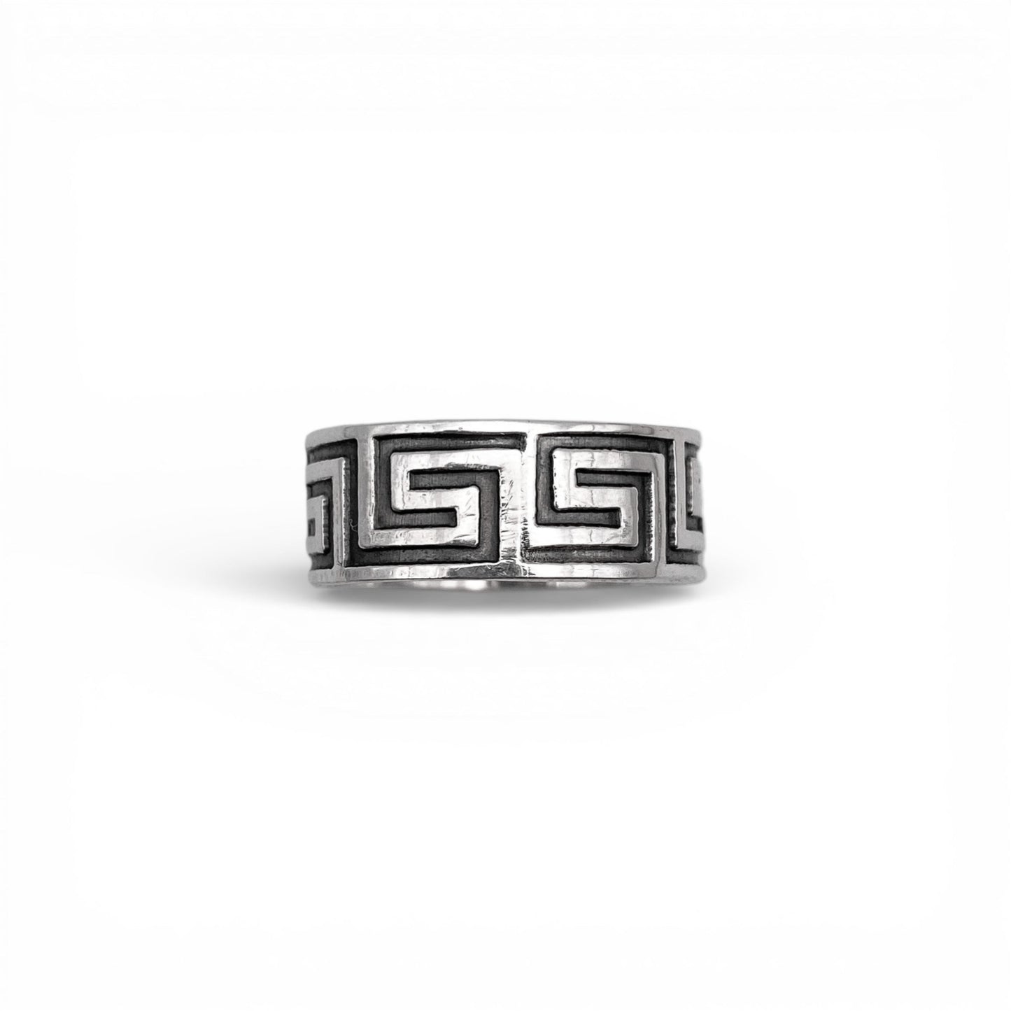 Bague en argent XOLOTL de la boutique Altiplano, ornée de motifs géométriques gravés inspirés de l'art latino-américain.
