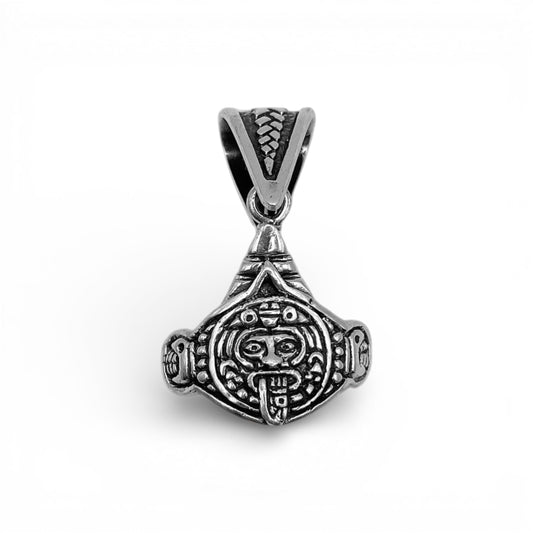 Pendentif en argent "TONATIUH" de la boutique Altiplano, inspiré de motifs traditionnels latino-américains.
